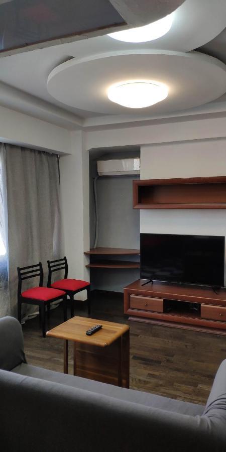 Apartment On Nazarbayeva 77 Alma-Ata Exteriör bild